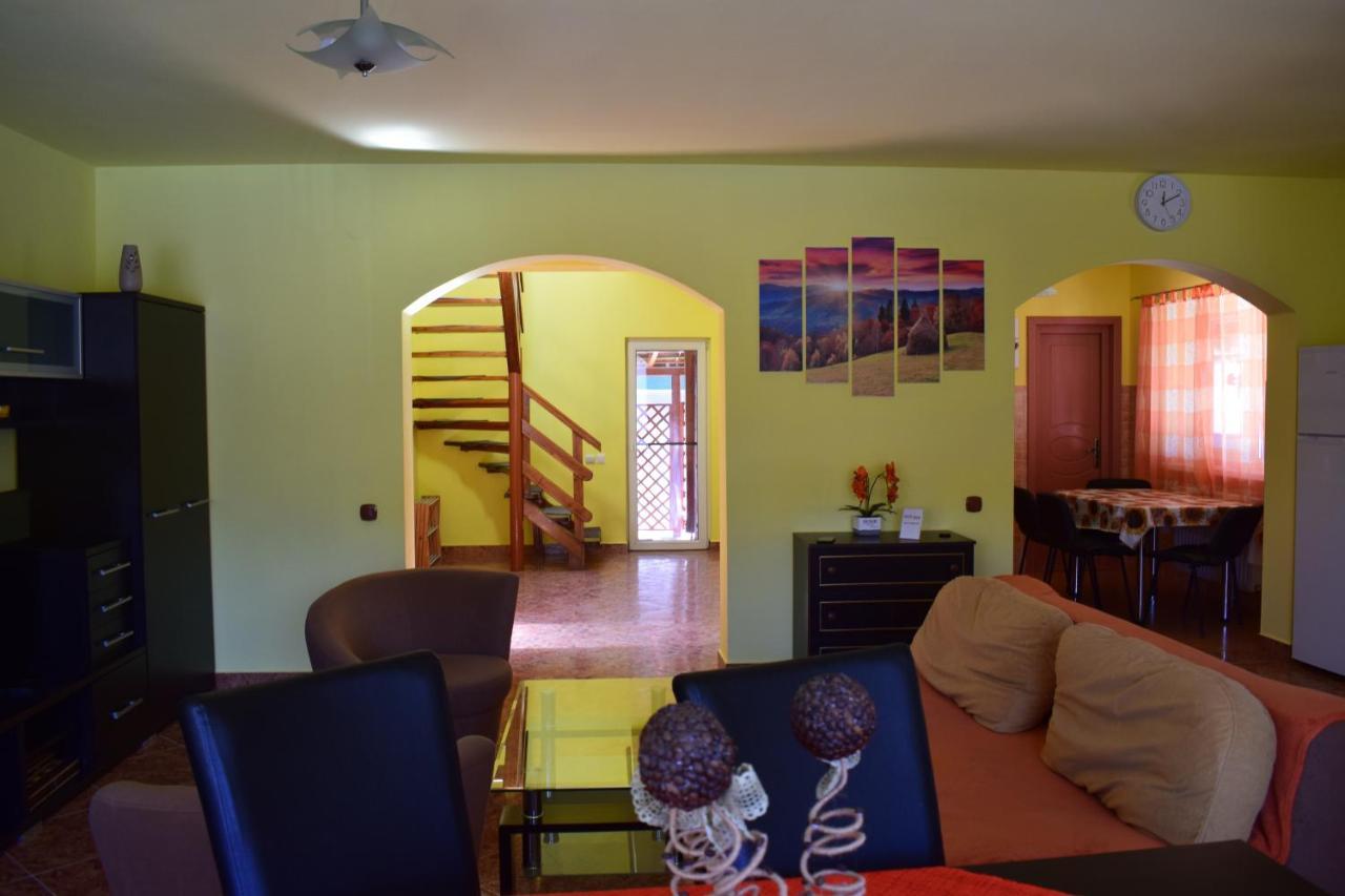 Gamma Guest House Прайд Екстериор снимка