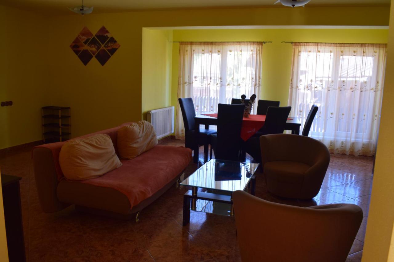 Gamma Guest House Прайд Екстериор снимка