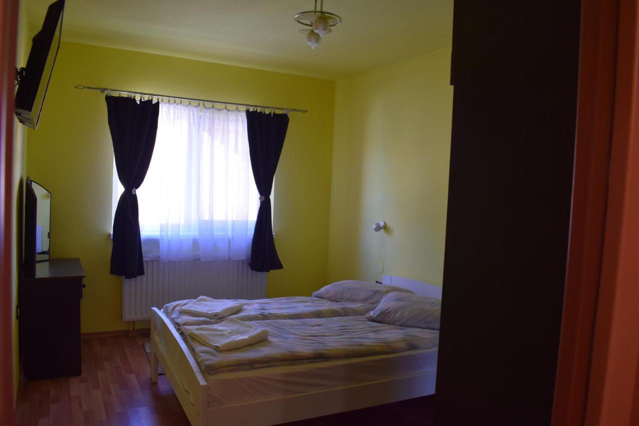 Gamma Guest House Прайд Екстериор снимка